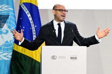 O Secretário Executivo da UNFCCC, Simon Stiell, na cerimônia de abertura da 30ª Conferência das Partes (COP30). | Foto: Alex Ferro/COP30

 