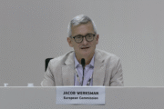 Jacob Werksman na conferência de imprensa da UE para a COP30