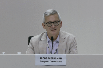 Jacob Werksman na conferência de imprensa da UE para a COP30