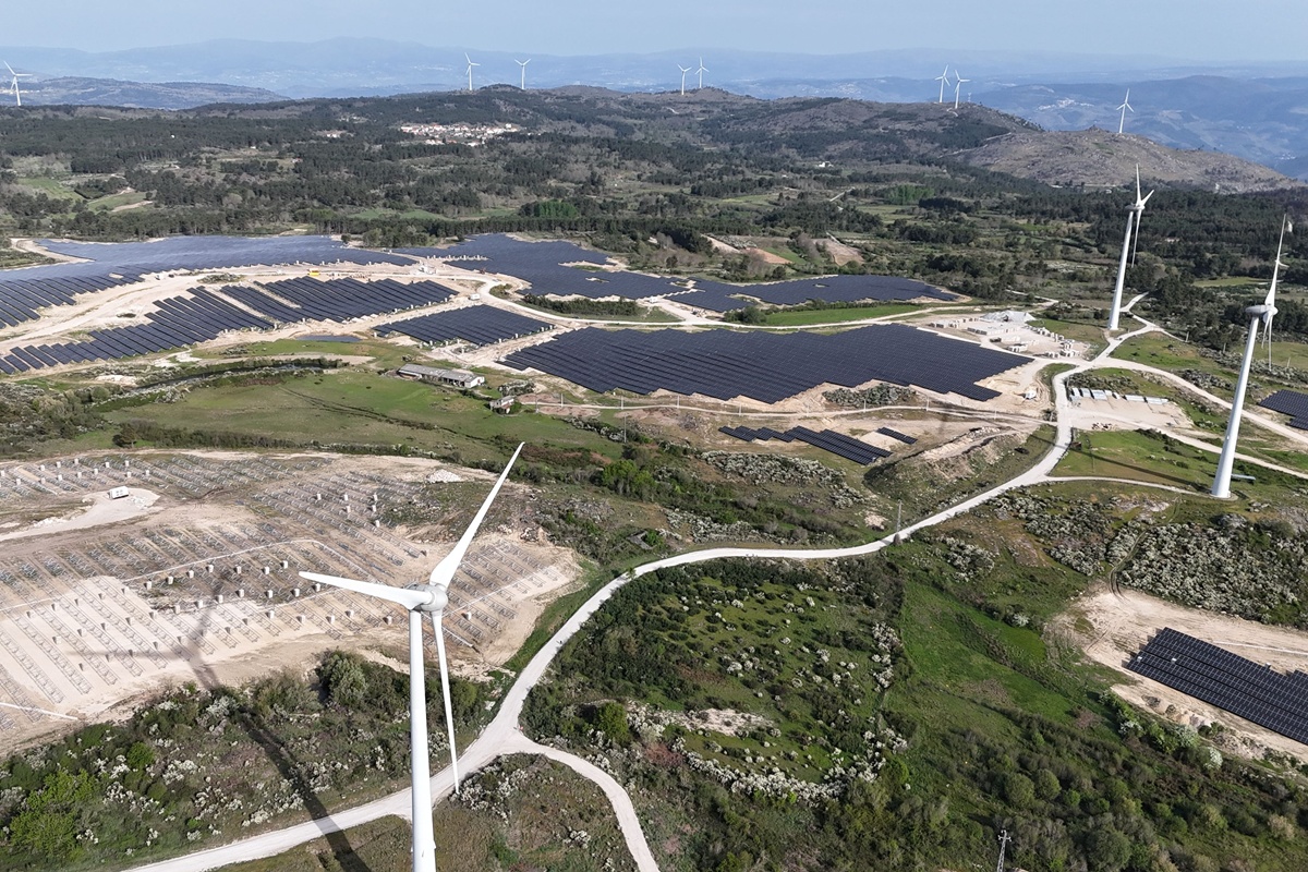 Finerge assegura financiamento de €115 milhões para projetos solares híbridos