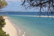 Praia da Figuerinha, na Arrábida, com vista para Tróia. | Foto: SSD