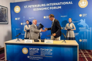 Mikhail Kovalchuk presidente do Instituto Kurchatov e Pietro Barabaschi diretor-geral do ITER | Foto: ITER